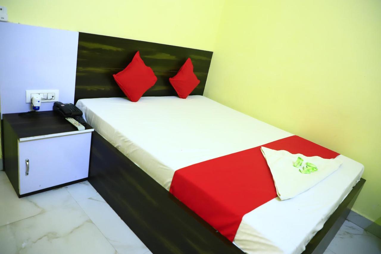 Shivraj Homestay Матхура Экстерьер фото