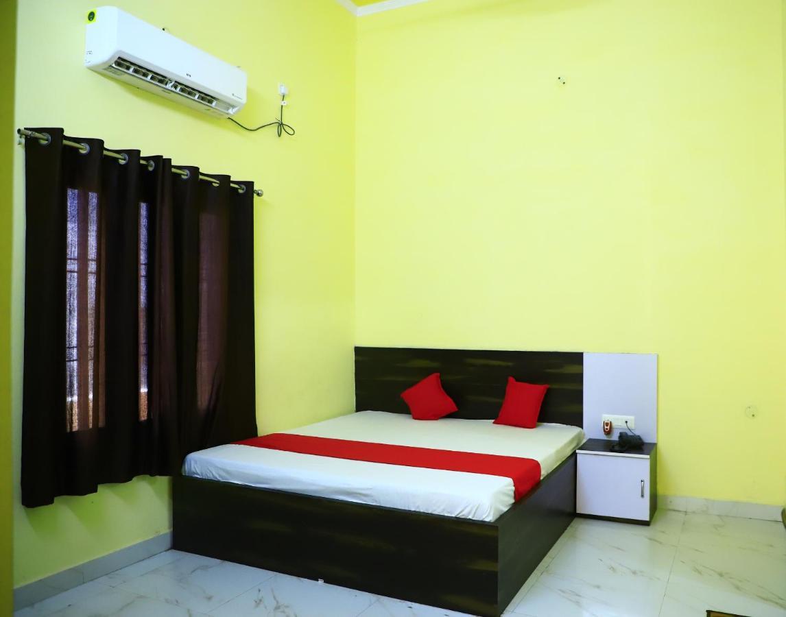 Shivraj Homestay Матхура Экстерьер фото