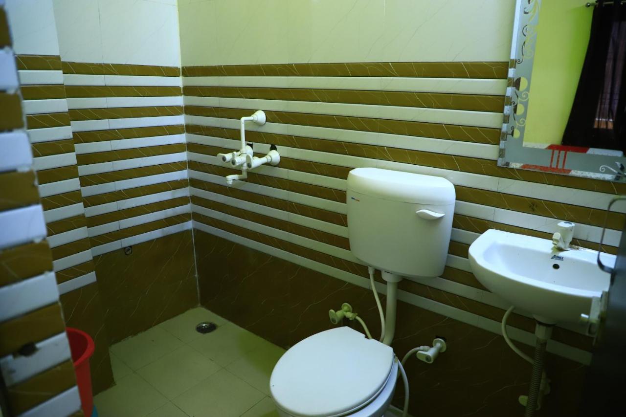 Shivraj Homestay Матхура Экстерьер фото
