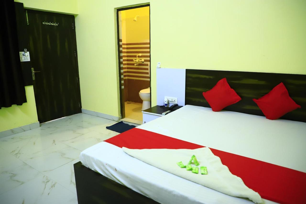 Shivraj Homestay Матхура Экстерьер фото