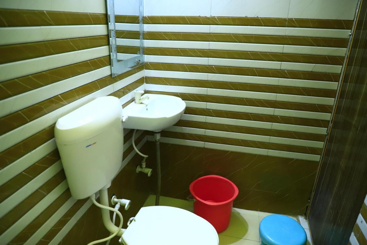 Shivraj Homestay Матхура Экстерьер фото