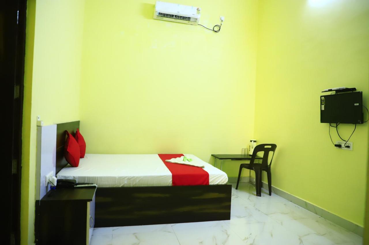 Shivraj Homestay Матхура Экстерьер фото
