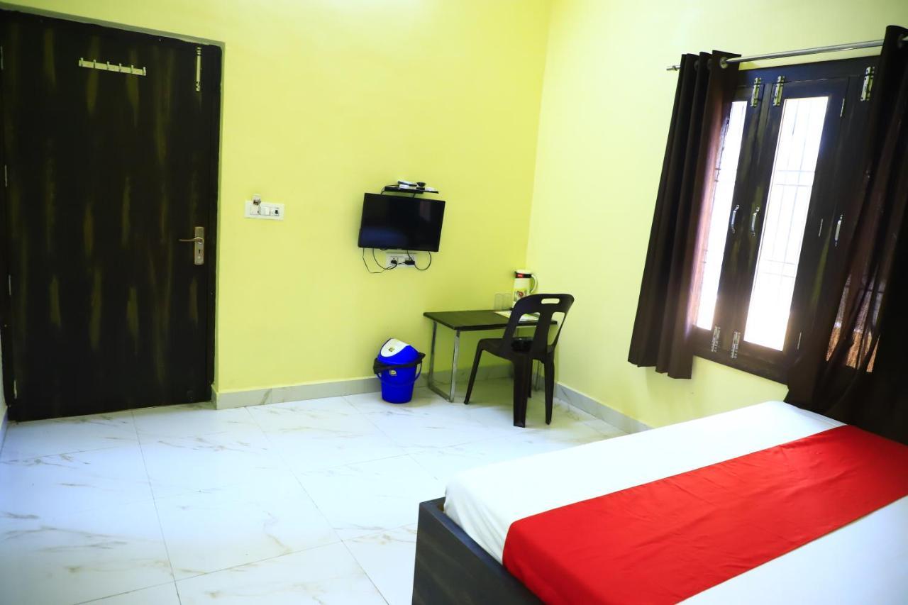 Shivraj Homestay Матхура Экстерьер фото