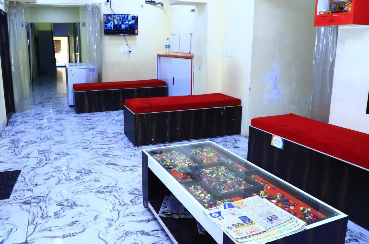 Shivraj Homestay Матхура Экстерьер фото